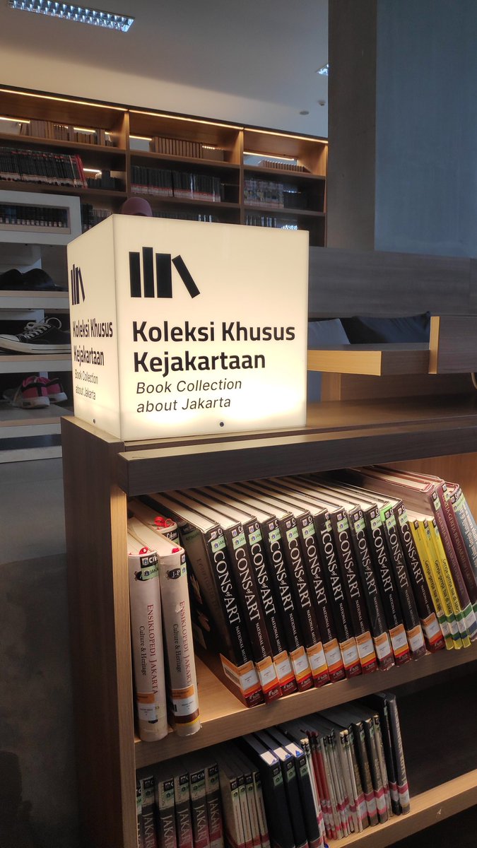 nobu_hibiki's tweet photo. I fell to my knees in the presence of a beautiful functioning library. https://t.co/iA28xYsVMX