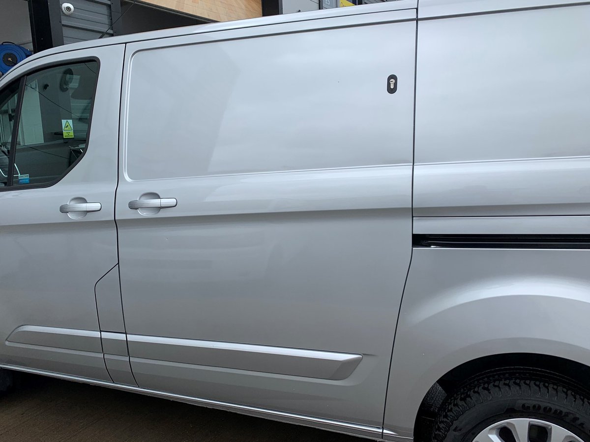 vanwagenuk's tweet image. Ford Custom L1 H1 Limited

Popped in last week for some extras👌🏻

✅Full Plywood Lining
✅L4V Hook Dead Locks
✅Genuine Rubber Mats

#protectmyvan
#securitylocks #hooklocks #vansecurity #vanrubbermats
#vanwagen #deadlocks #customercare #plywoodlining #fordcustom