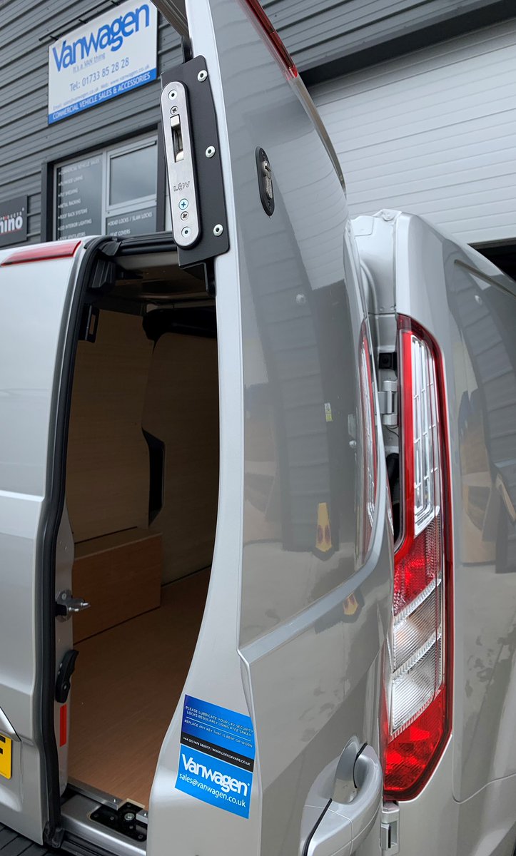 vanwagenuk's tweet image. Ford Custom L1 H1 Limited

Popped in last week for some extras👌🏻

✅Full Plywood Lining
✅L4V Hook Dead Locks
✅Genuine Rubber Mats

#protectmyvan
#securitylocks #hooklocks #vansecurity #vanrubbermats
#vanwagen #deadlocks #customercare #plywoodlining #fordcustom