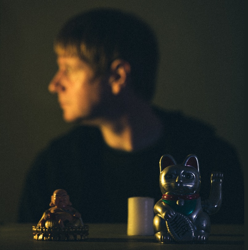bencalvert's tweet photo. The Outsider is the third track on my new EP 'Inside Outside'.  It's an #experimentalmusic song that you might well #soundtrack a séance with. Here's a flavour of it, an #isolatedvocal snippet.  

https://t.co/sqxuwtcHoE https://t.co/P1LVD4mAAr