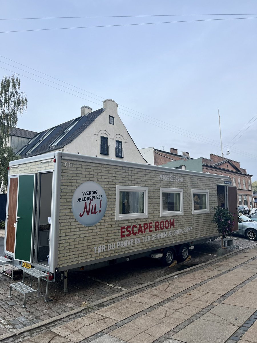 aeldresagen's tweet photo. I morgen til partilederdebatten kan du få et ‘møde med virkeligheden’ i vores ældrepleje escape room. 

Tør I prøve? @Spolitik, @JakobEllemann, @SorenPape @sofiecn @PernilleVermund @PiaOlsen @AlexVanopslagh @MrMesserschmidt @MaiVilladsen @larsloekke @skaarup_peter #dkpol https://t.co/N5PQesFU8T