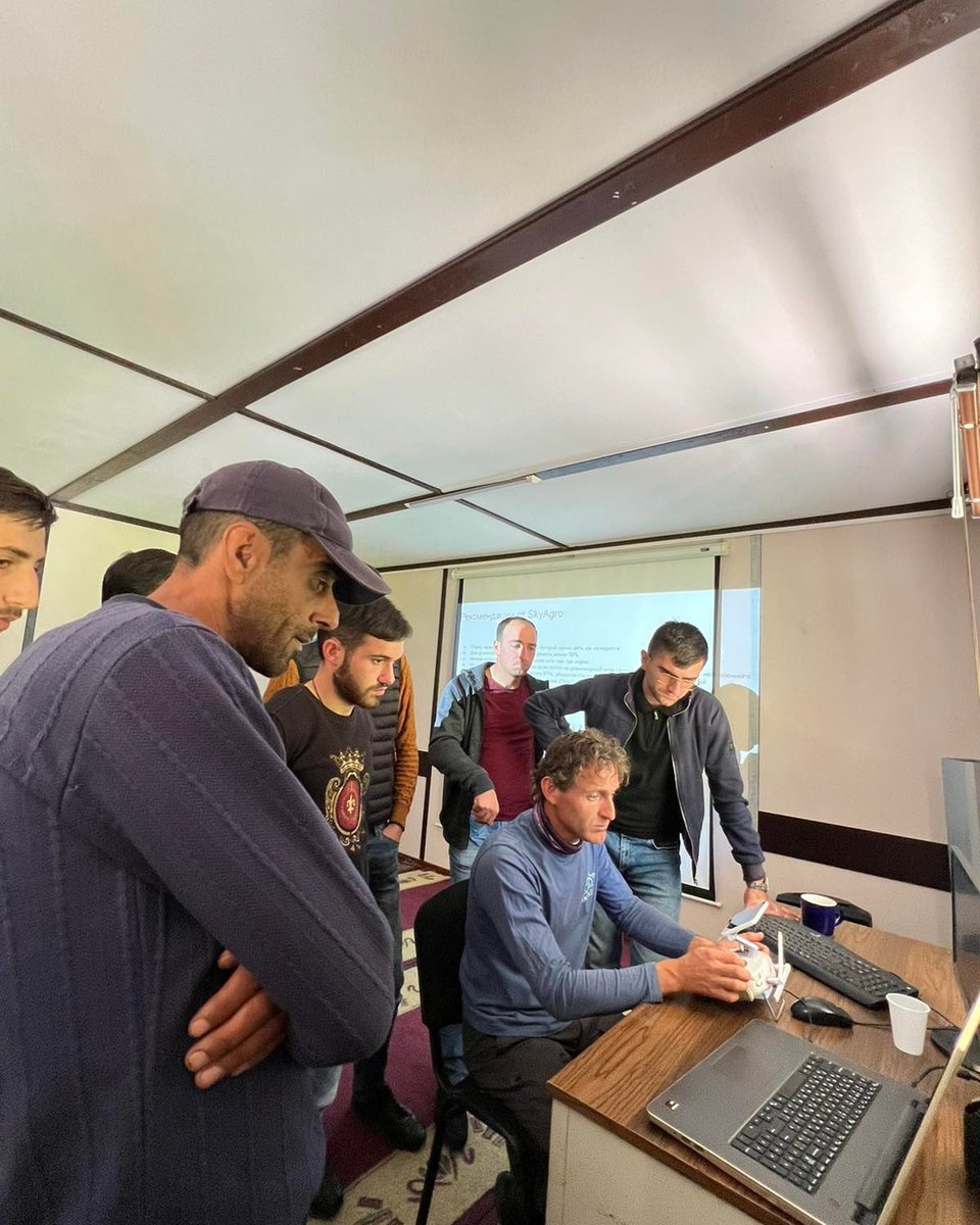 UNDPArmenia's tweet photo. SkyAgro launched training course 4 agropilots (agrodrone operators & assistants) announced with support of @UNDPArmenia 4 residents of #Stepanavan & neighboring communities. The course is held w/frame of UNDP @KolbaLab Slovak Transformation Fund/City Experiment Fund project. https://t.co/g2A9qpr5WA