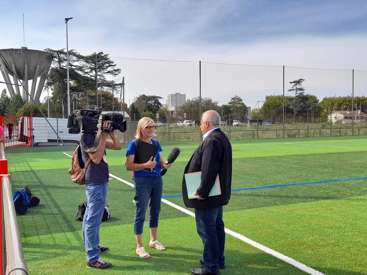 Une équipe de journalistes de <a href="/F3Aquitaine/">France 3 Aquitaine</a> est venue à la découverte de Cenon. Premier reportage d'une série mettant en lumière l'attractivité de #cenon (à la 3min28 secondes) : lnkd.in/gG2cxwcd
#vivreacenon