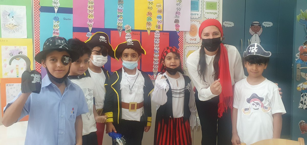 AIS_Grade2's tweet photo. Grade 2F celebrating Pirate Day. #AISGrade2 #AISPrimarySch https://t.co/ZAjh9iCmZe