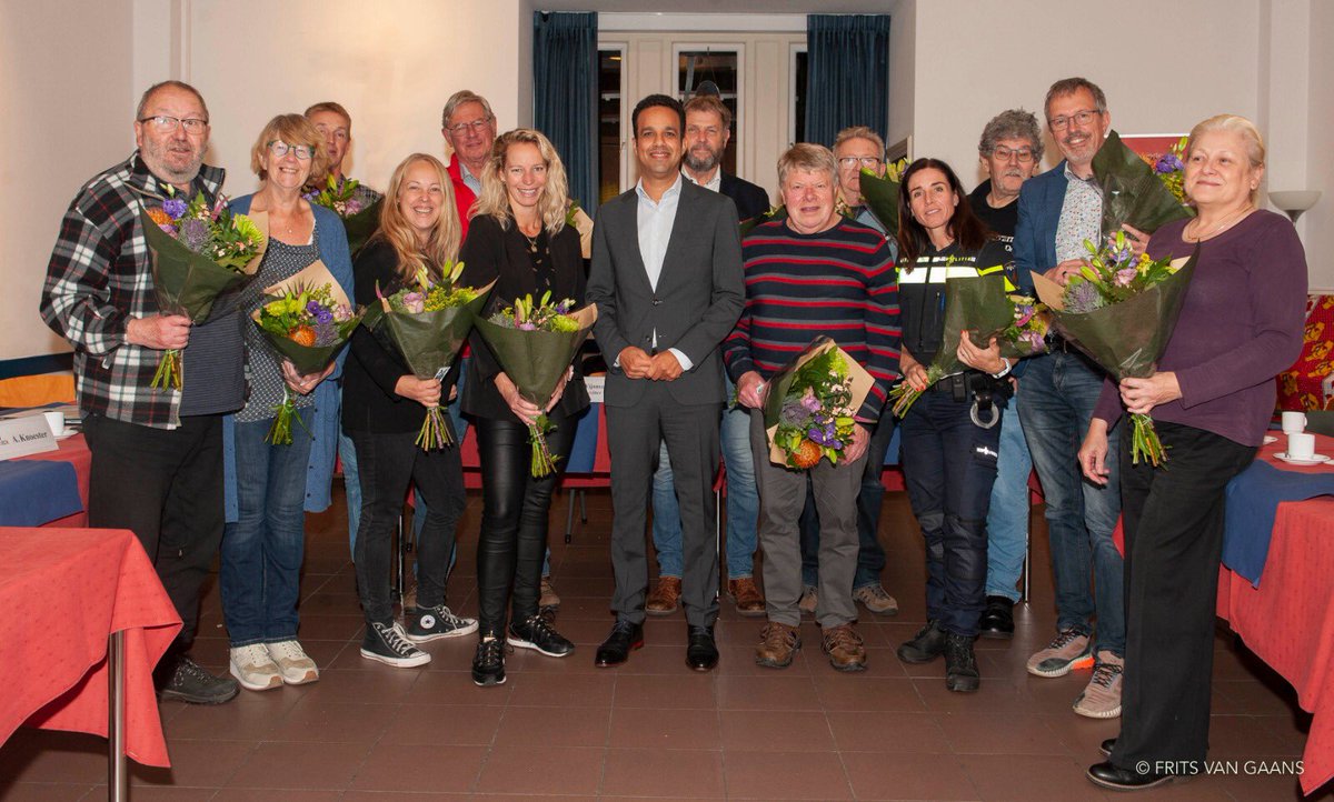Gelijktijdig aan de installatie van het college zijn de leden van de commissie Loosduinen geïnstalleerd. Van harte! #Loosduinen .