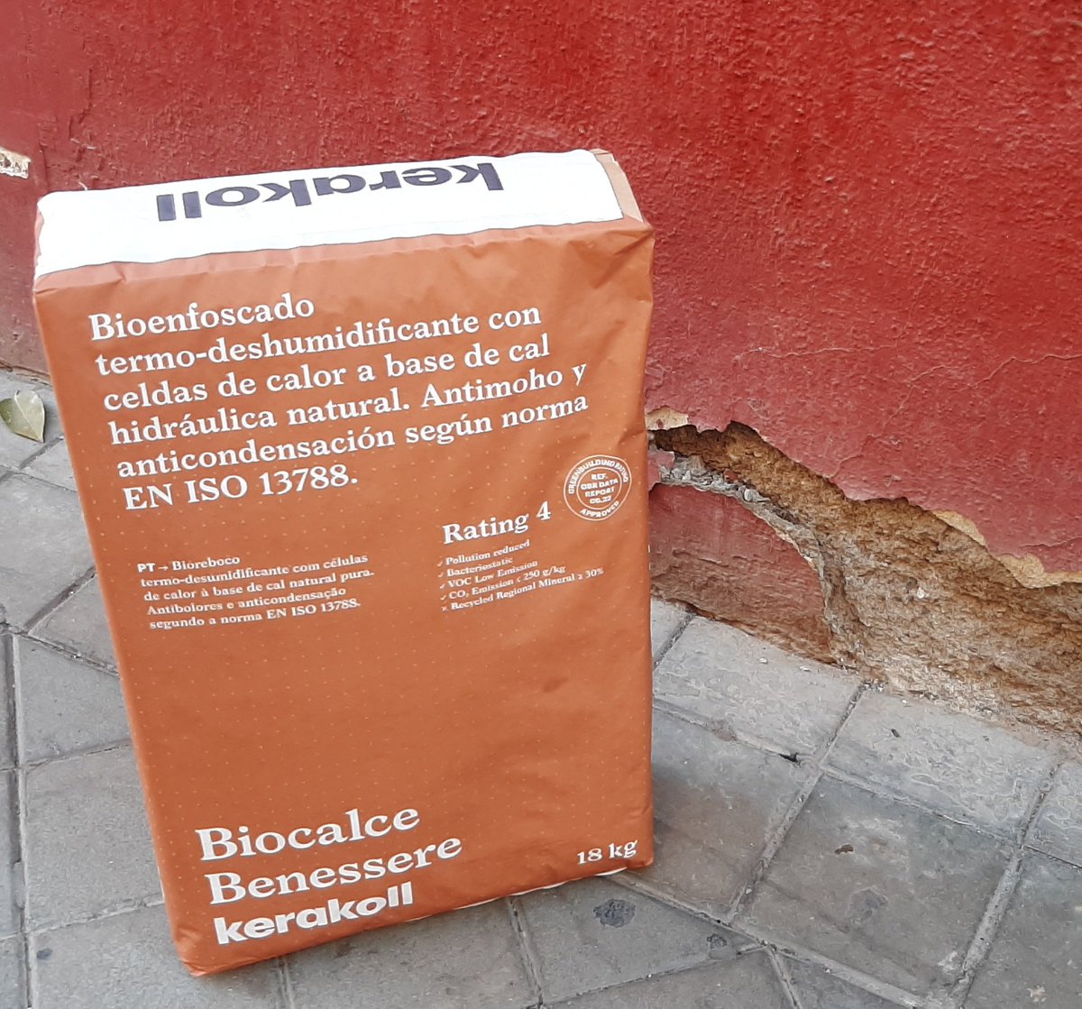 ¿QUIERES ELIMINAR LAS HUMEDADES Y AISLAR TUS PAREDES?
Con Biocalce Benessere conseguirás olvidarte de las humedades por remonte capilar, y ademas mejoras el aislamiento de tus paredes.
¡¡Todo en la misma intervención y con el mismo producto!!

products.kerakoll.com/es-ES/p/biocal…

#biocalce