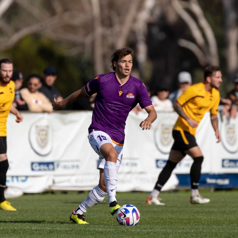 aleaguemen's tweet photo. They grew up just 10 minutes apart 🇦🇺 but it was more than 16,000km from home where two Aussie footballers became "family."

This is the story of the intertwining careers of Mustafa Amini and Zach Duncan, and how they both landed at @PerthGloryFC.

#WeAreALeagues @IsuzuUTE