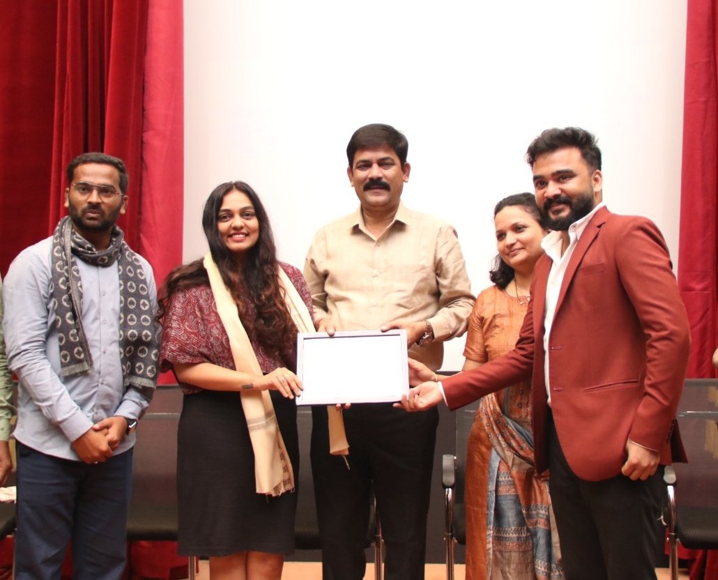 TejuRj's tweet photo. At National Tourism Short Film festival! Happened on 27th sept on Tourism Day 2022 at National Film archives Pune. https://t.co/p4xTgb7MTM