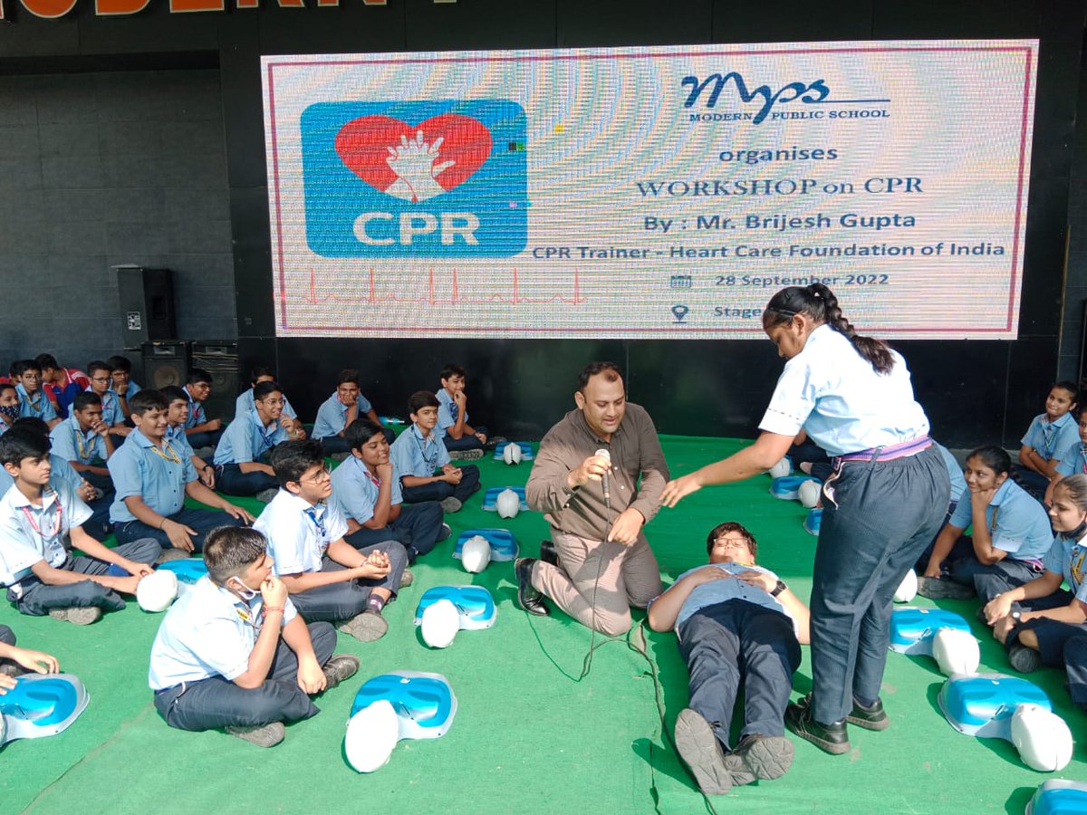 mpsshbagh's tweet photo. In order to educate our young global #citizensoftomorrow about the value of life and how to deal with medical emergencies, #MPS organised a workshop on CPR (Cardiopulmonary Resuscitation) under the guidance of MR. Brijesh Gupta, CPR Trainer, Heart Care Foundation of India. 

#MPS https://t.co/6OLLO4Anbe