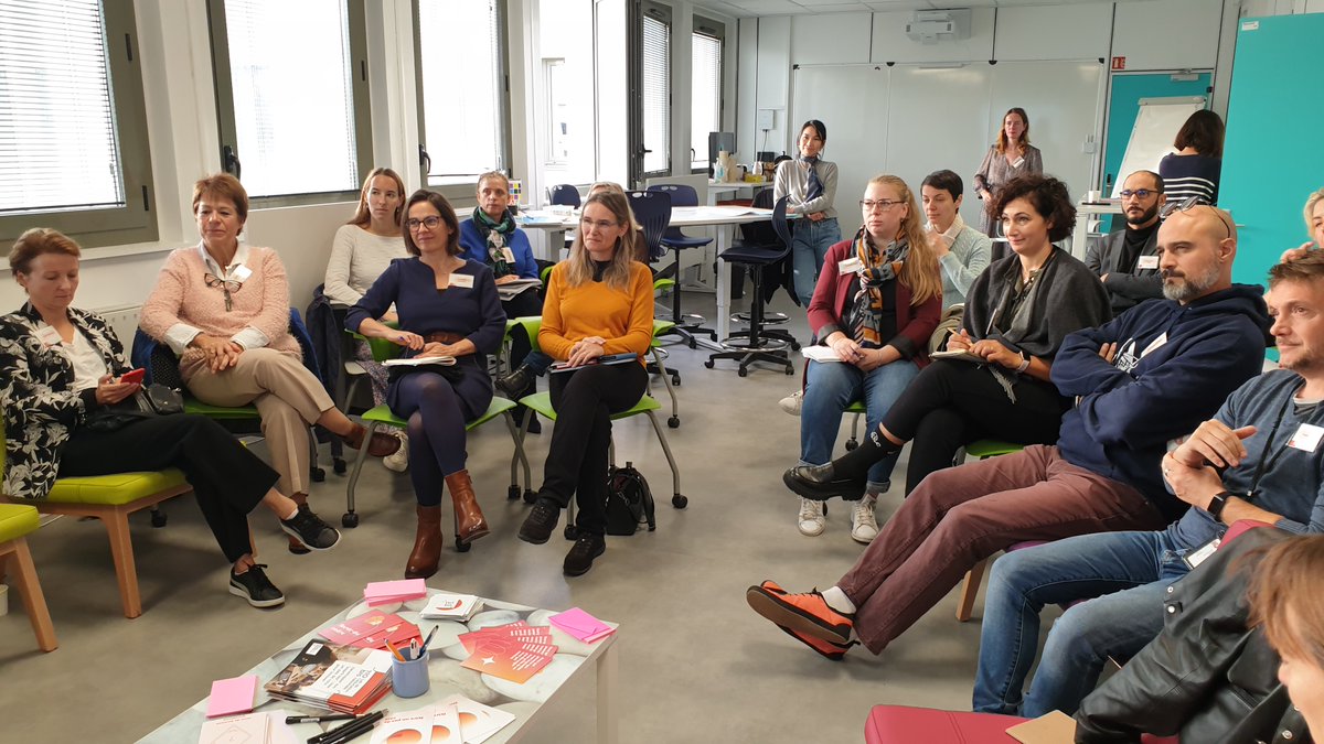 AcCreteil's tweet photo. Le @lab110bis intervient aujourd’hui au rectorat dans le cadre d’un atelier organisé par la mission Modernisation sur le thème "Comment faire Lab à Créteil ?". Un grand merci aux équipes du #110bis qui accompagnent la labellisation en cours du Lab de l’@AcCreteil ! https://t.co/gWx3p1NSHN