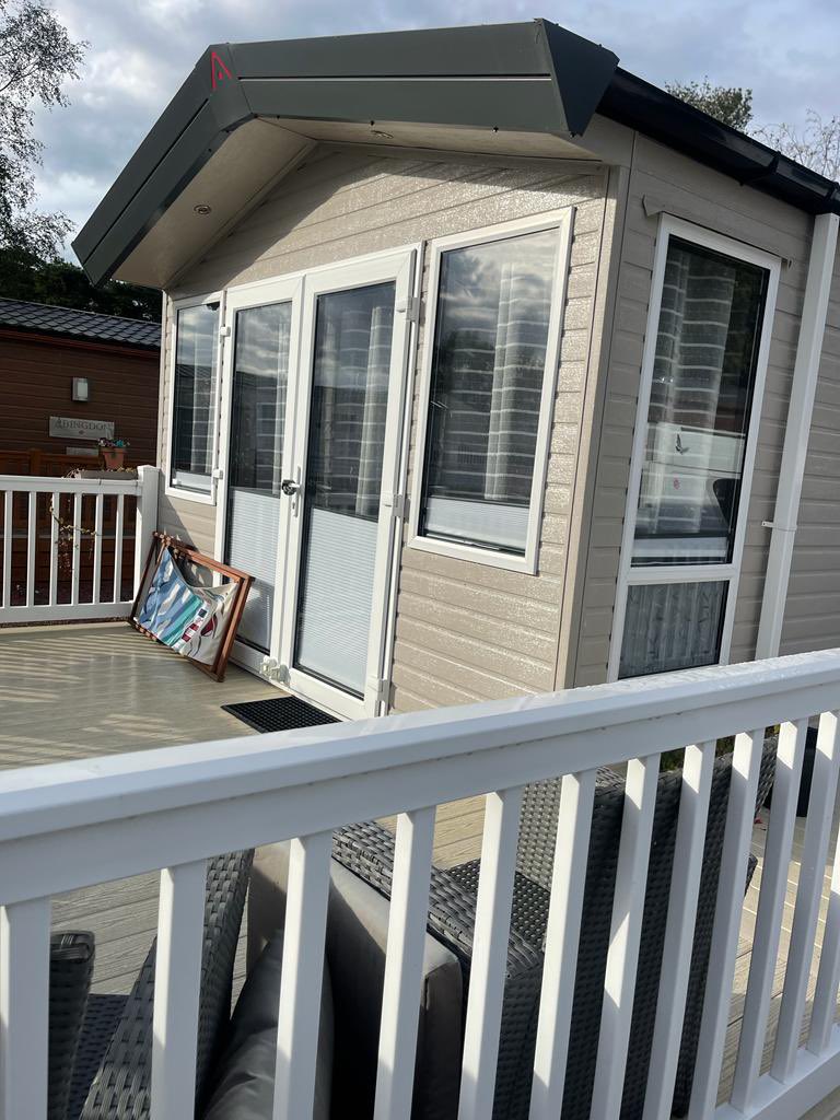 OIP Static Caravan & Lodge Refurbishments tweet media