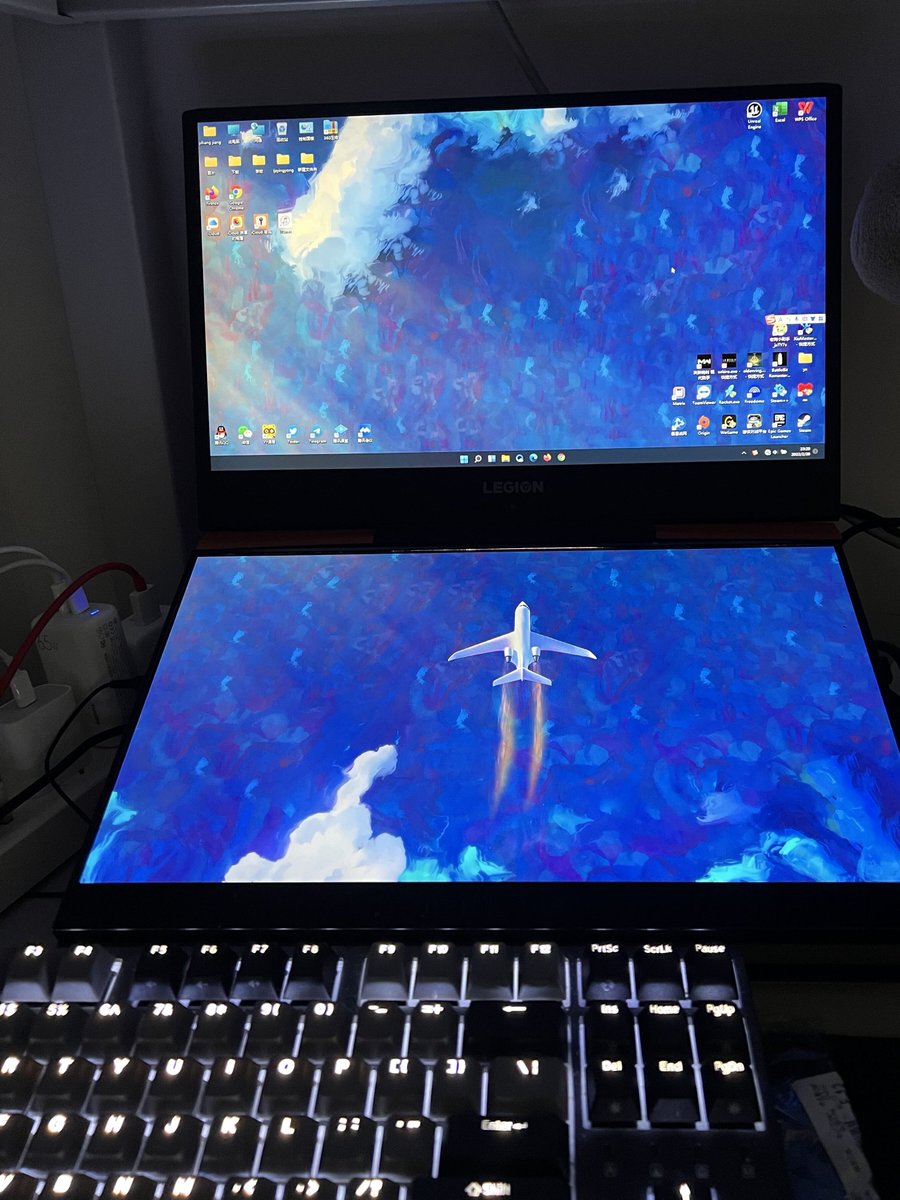 CHzzz1's tweet photo. My Computer Evolution History🖥️⌨️
2020-2021-2022 - What will the future be? ? ?
If you can enter cloud games anytime, anywhere in Portalverse.
Your next computer is not a computer?☁️🎮🎮
 #Portalverse #PortalverseNetwork #cloudgaming #Metaverse #VR #gamer
@Portalverse_Net https://t.co/j23x4X7O3Y