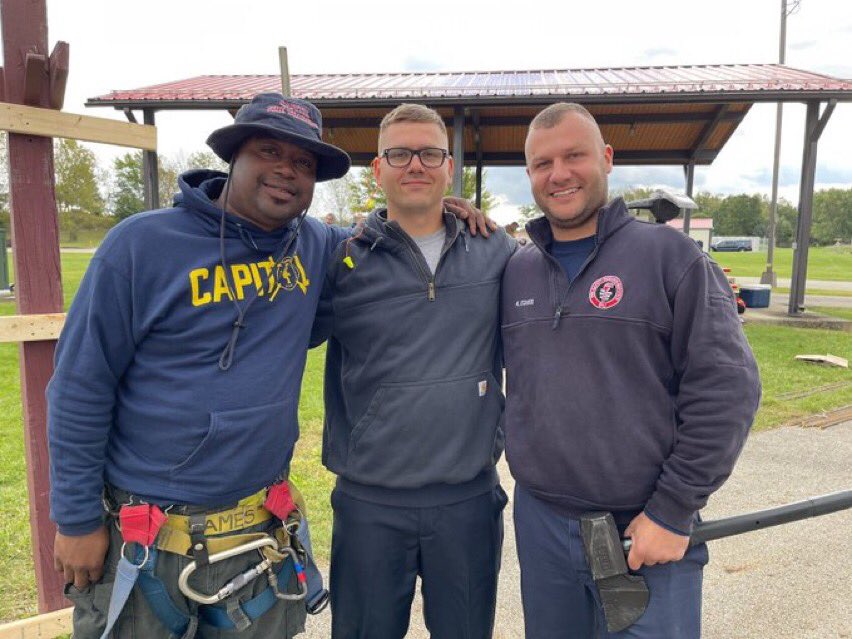 mcfrsPIO's tweet photo. Every Day is a Training Day @mcfrs @mcvfra @BCCRS RT @alex1braun The @BCCRS guys at @FirehouseExpo met up during the lunch break to talk shop…@RockvilleVFD @MrStakesK @CapFireTrng @FSRI_org @mcfrsPIO #mcfrs #fcfr #pgfd #fhexpo22 #ulfsri https://t.co/efLgy2lGKL