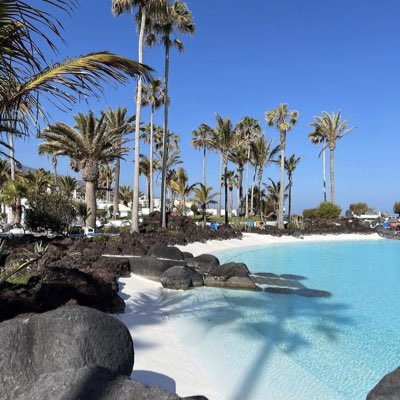 #NouvellePhotoDeProfil désormais suivez aussi mes activités de loueur d appartements saisonniers avec voiture en Espagne et aux canaries