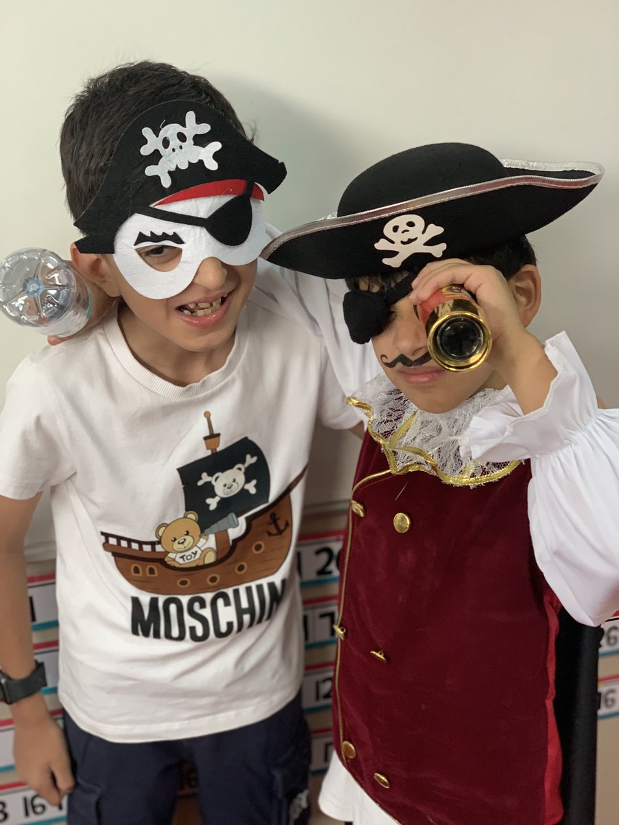AIS_Grade3's tweet photo. Grade 3 students celebrating Pirate Day. #AISGrade3 #AISPrimarySch https://t.co/ZvQlkMu1Gu