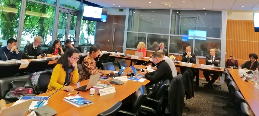 SandraSerpaggi's tweet photo. Introduction de la @FFBatiment Logique de service à l'adhérent
➡️Les missions de représentations des métiers, Accompagnement, Conseil, Communication.
➡️Échanges avec l'ensemble des directions de #poleemploi https://t.co/HsqWE6WPZN