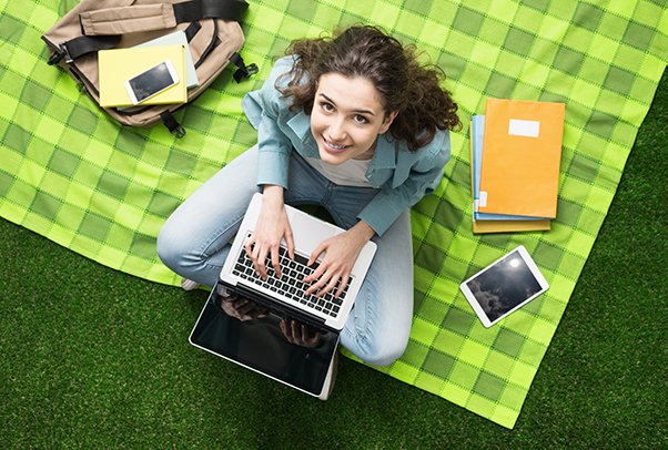 URZINFO's tweet photo. Zum Semesterstart & #Studienbeginn solltet Ihr den Einführungsvortrag zu den wichtigsten IT-Services für Studierende nicht verpassen: https://t.co/HJMt2TvE5V https://t.co/FpI1lre2Aa