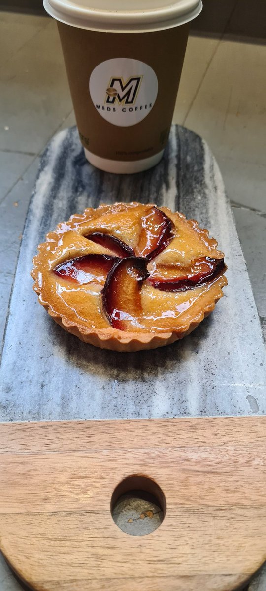 meds_coffee's tweet photo. Plums ooooooooot! Tuck into your Wednesday in style with Edinburgh's most unique Coffee #takeyourmeds #plums #tart #CoffeeMelody #Edinburgh https://t.co/JKzbi9SvVX