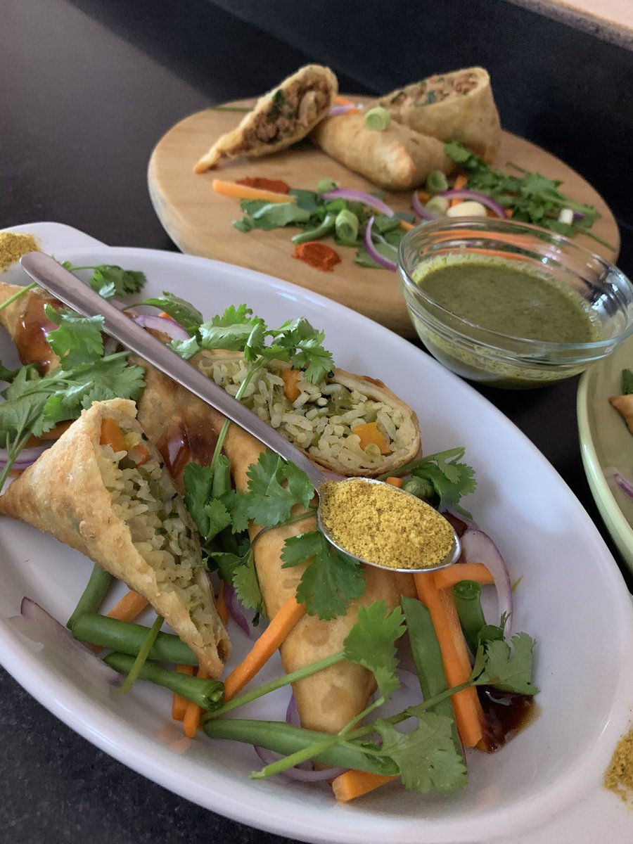 Get you some sauce with every 6 or 12 pack of saucy samosas today! 

Menu
Seasoned beef
Chilli beef
Green pea 
Vegetable fried rice 

WhatsApp [+256789214240] to place your order for delivery.