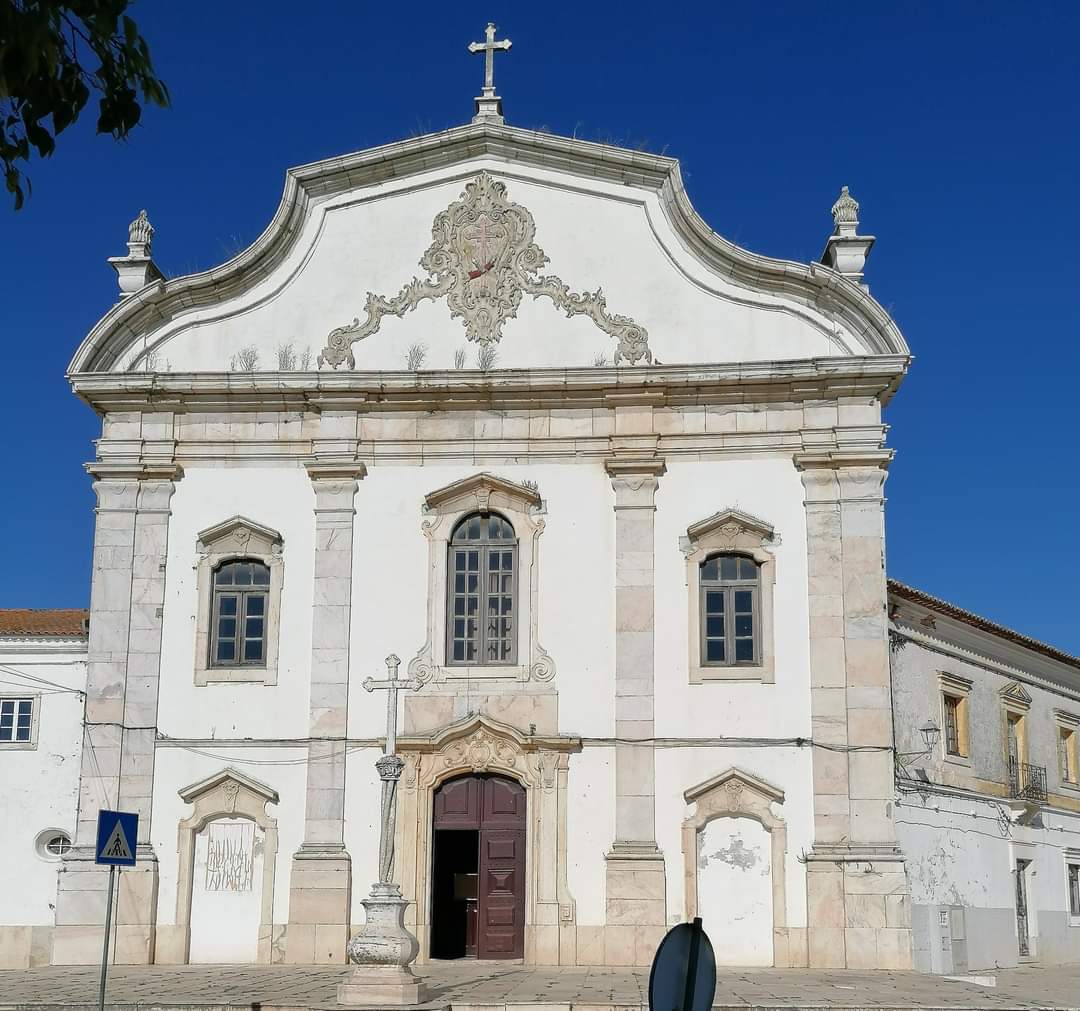 skymanuelima's tweet photo. A Igreja conventual de São Francisco, que pertencia à Ordem dos Frades Menores, situa-se na freguesia de Santo André, no Concelho de Estremoz, Distrito de Évora, Portugal. #Igreja #conventual #SãoFrancisco #Estremoz #travelphotography #viagens #FotógrafoAmador https://t.co/KBQThDv1X8