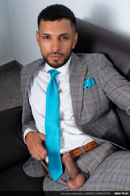 ?Colombian actor @oskarGM7 makes his debut this Friday on @Menatplaycom Oskar is not a newcomer, he already