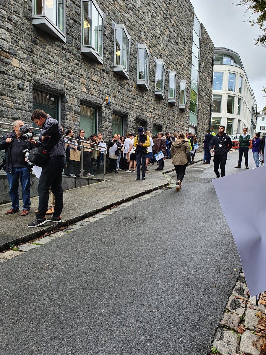 rachaelmajor1's tweet photo. Instead of celebrating the new Descrimination Ordinance I am outside @Govgg silently protesting #amendment8 #DiscriminationGsy #StillWaiting https://t.co/Gn7jp3Mawm