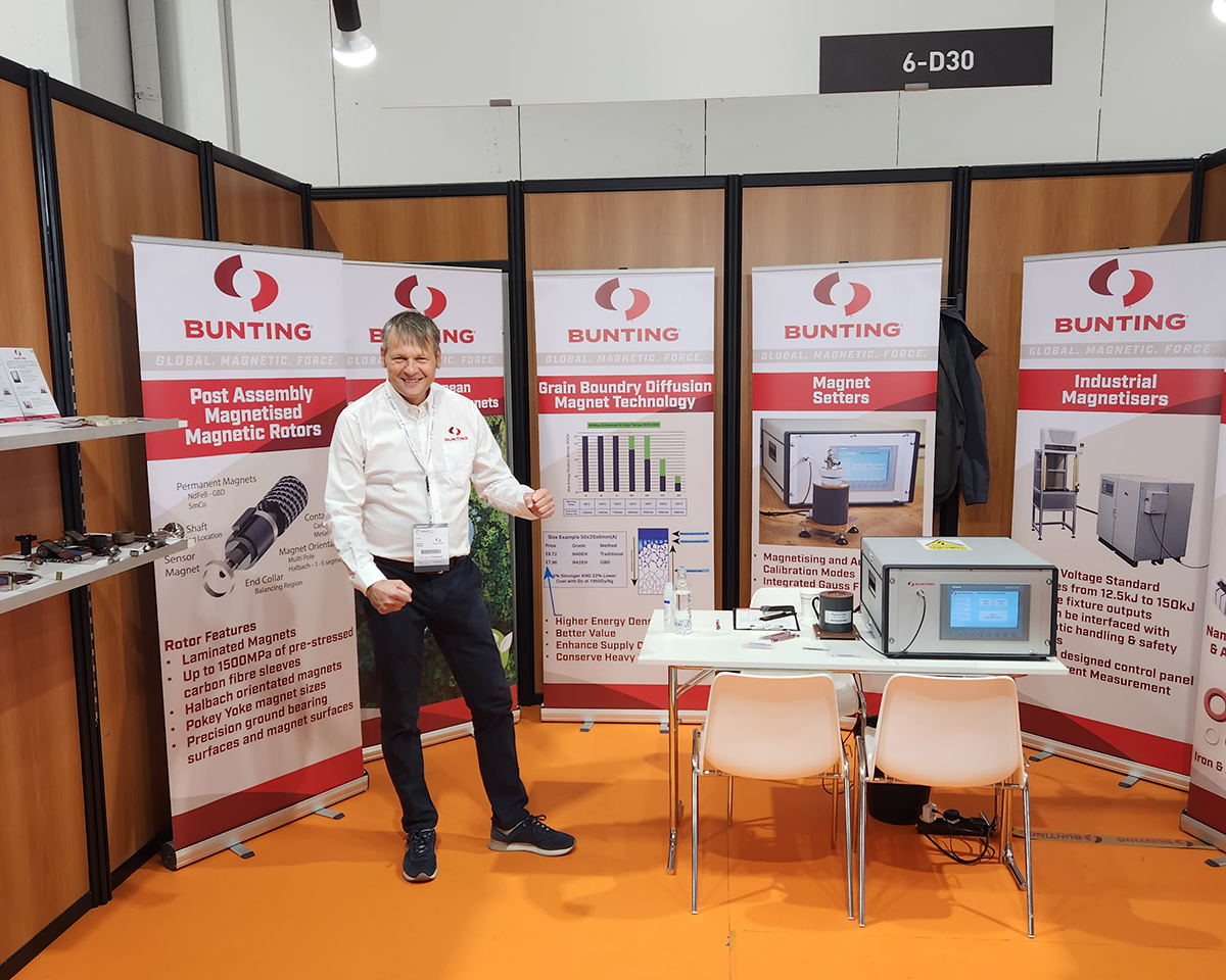 EMagnetsuk's tweet photo. At Coiltech Italia (stand 6-D30) Stefano is demonstrating one of our magnet setters
#coiltech #coiltech2022 #magnetsetter #magnetising https://t.co/5lnAj8Rwnn