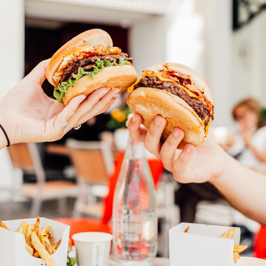 À la santé de tous nos steakburgers lovers !

#SteaknShakeFrance #SNSFrance