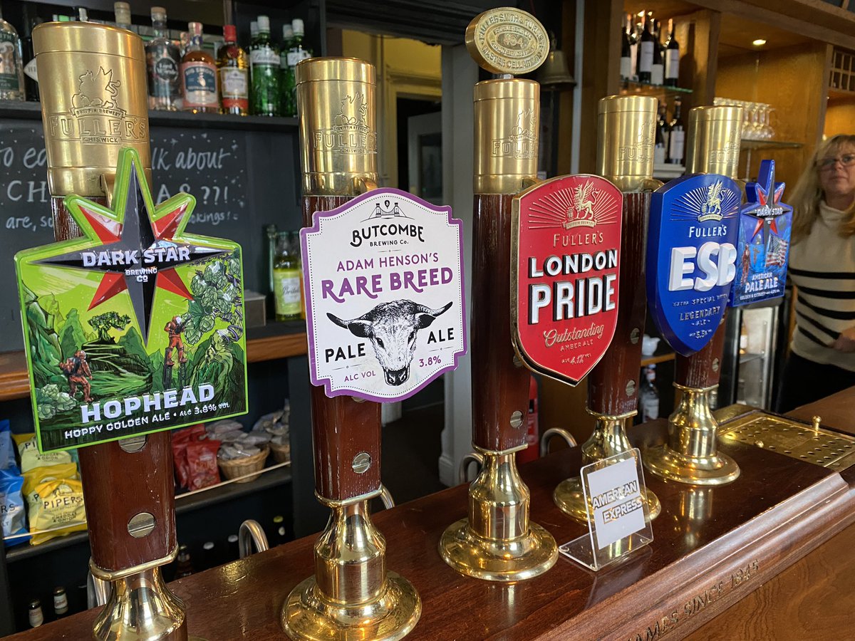 Great to see BII Licensee of the Year (LOYA) finalists Micheal &amp; Charlotte <a href="/thewychelm/">The Wych Elm</a>. Catching up on all things trade, supporting the local community &amp; charities &amp; their passion for great food &amp; beer. Fabulous American Pale Ale <a href="/Darkstarbrewco/">Dark Star Brewing Co</a> 👏👏👏👇 bit.ly/notjustapub