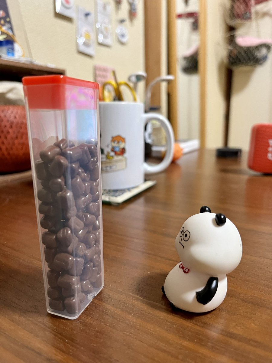 masamasacco's tweet photo. ぱんだちゃん meets チョコベビー🍫
頑張ってみたが自分では無理だと悟ったらしい。
#チョコベビー
#CHOCOBABY
#meiji
#ふとってるぱんだ
#にしむらゆうじ https://t.co/MaGrE8L8rp