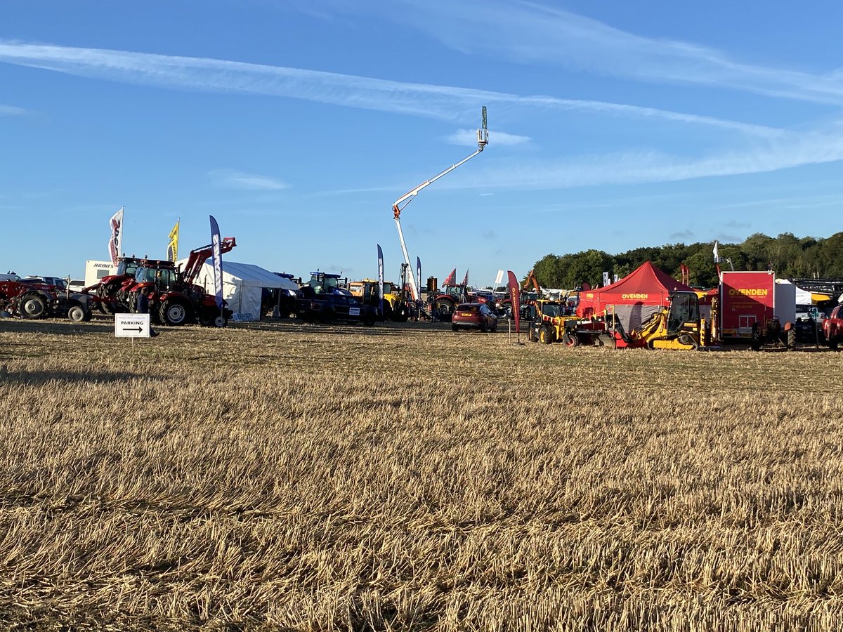 NoningtonFarms's tweet photo. @ekpma #2022 at Stoneheap Farm, Little Mongeham . The weather is playing ball, good site & lots of stands - come along #farmeducation #bigkit https://t.co/u0Vy2KRaxy