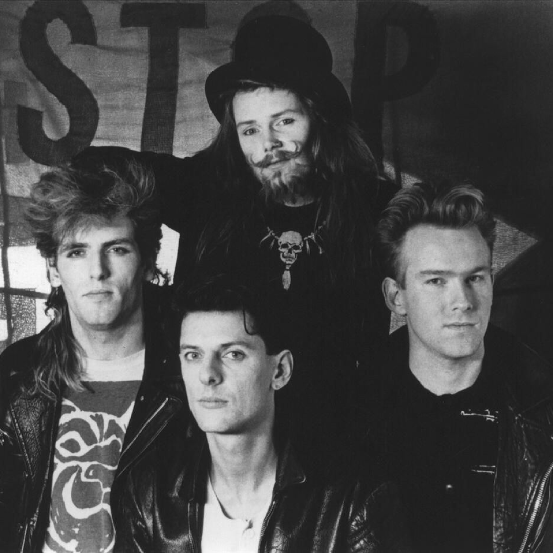 Vous connaissez Cocteau Twins, Dead Can Dance ou Modern English ? Plongez dans l'histoire de #4AD, le #label qui les a fait naître, grâce à notre dossier complet sur ce pilier de la musique #rock arty : bit.ly/3DX0nG4