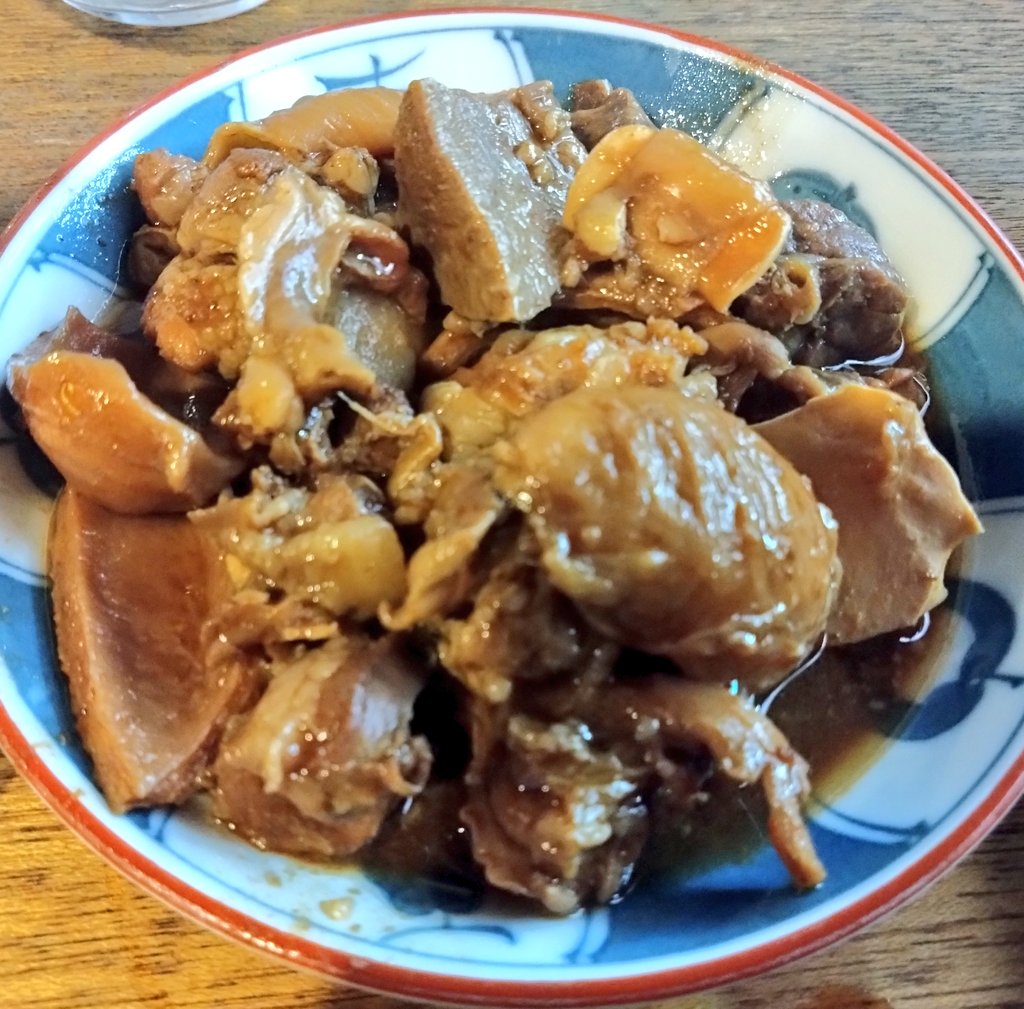 shogibay's tweet photo. 今日はずっと行ってみたかった、モツのお店で飲んできました！
煮込みも焼きも美味しかったけど、生（ボイル）の串が凄い美味しい
楽しかった！ https://t.co/YnrewmDLxL