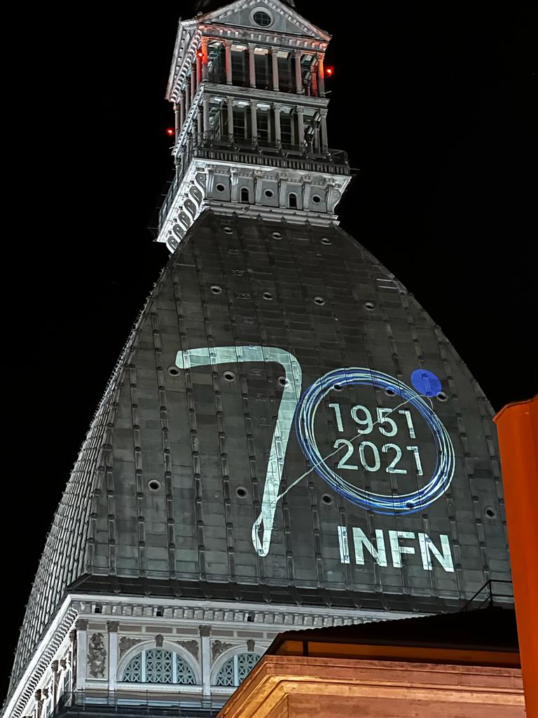 INFN_'s tweet photo. Un'emozione per tutta la comunità INFN poter ammirare la Mole Antonelliana di Torino illuminata con i colori di #INFN70, per celebrare 70 anni della nostra storia, della nostra ricerca, delle nostre scoperte.
📸 ©Elisa Dagnese, CentroScienza https://t.co/i0jmmjPKAo