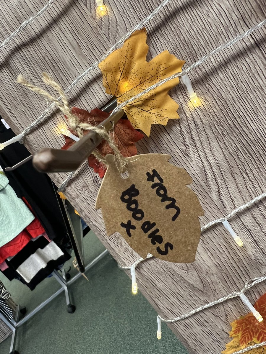 AdamDandy's tweet photo. The only place where money grows on a tree, to help people in our city who are struggling. These leaves have been left on the #KindnessTree at Chesterโs #ShareShop by @Boodles for anyone who is struggling at the moment โฅ๏ธ https://t.co/bRmW5po2fG