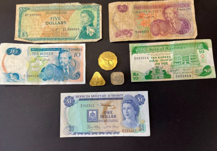 CavalierCoins's tweet image. Going live on Auction this Thursday !
Collection of notes and coins from the Caribbean Islands #collectablenotes #carribbeanbanknotes #rarecaribbeancoins