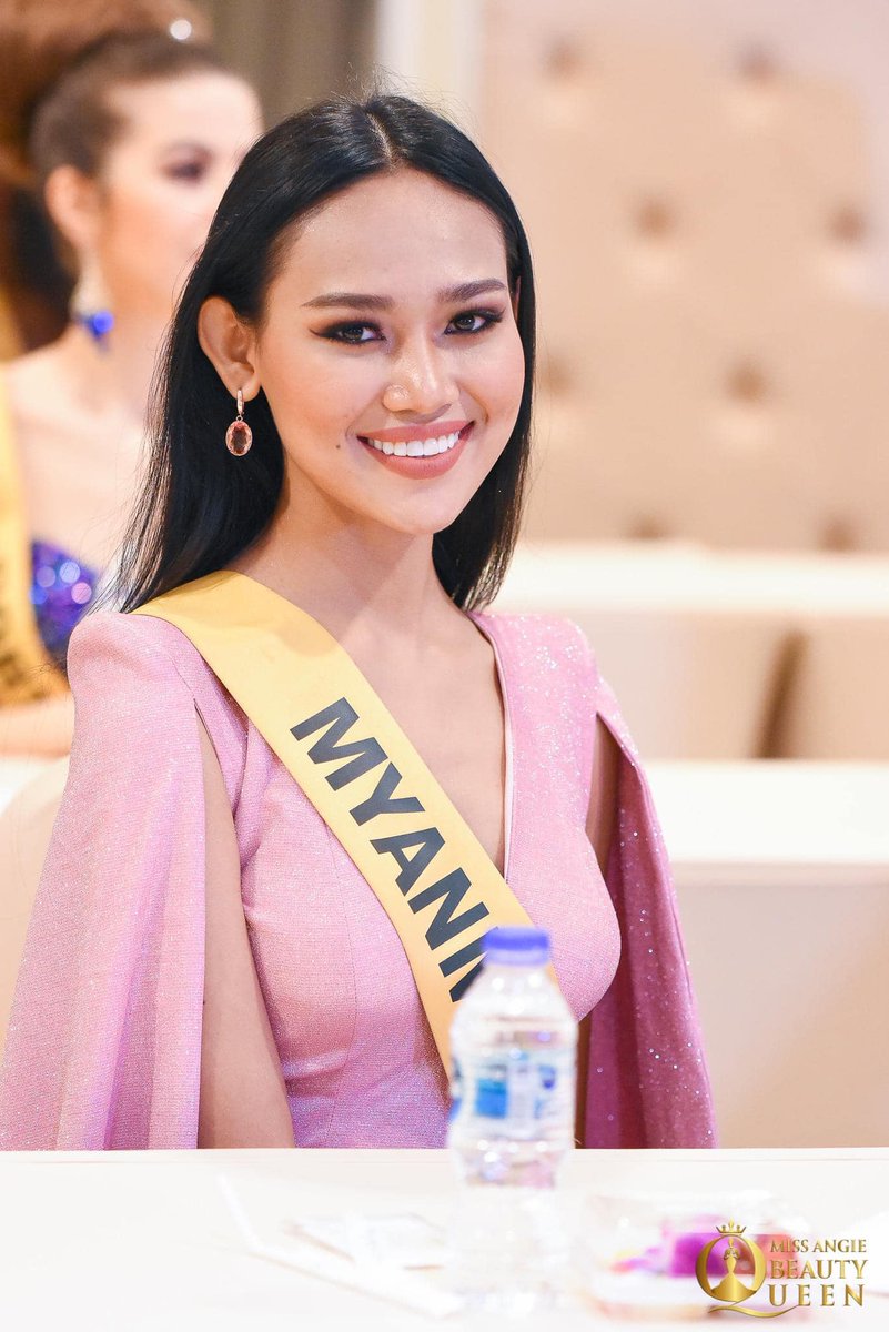 "Rights abusing #Myanmar military junta is playing games with people's lives, with clear example being how it revokes or impedes the passports of its Burmese critics. Thaw Nandar Aung (Han Lay) was the victim of a deliberate political act by the junta to make her stateless" <a href="/hrw/">Human Rights Watch</a>
