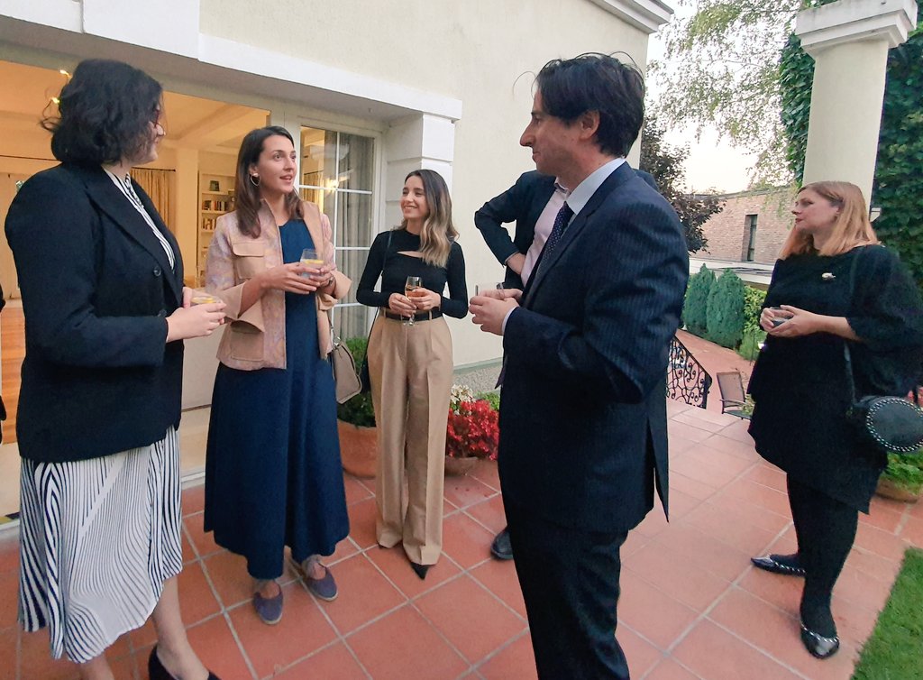 MatthewLawsonUK's tweet image. I hosted my first #Chevening reception as 🇬🇧 Ambassador to 🇲🇰. Happy to meet our alumni network full of dynamic influencers who have brought positive change locally after their one year masters in the 🇬🇧. Apply for Chevening until 1 November: chevening.org