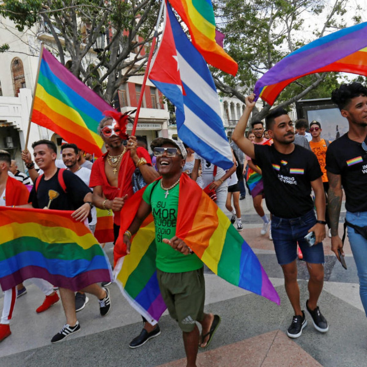 The 100-page code, written in consultation with the general public, has been described by experts as the most inclusive, progressive, and revolutionary code in the world.
bit.ly/3ftWYEs #lgbtcommunity #cuba #familycode #MustRead