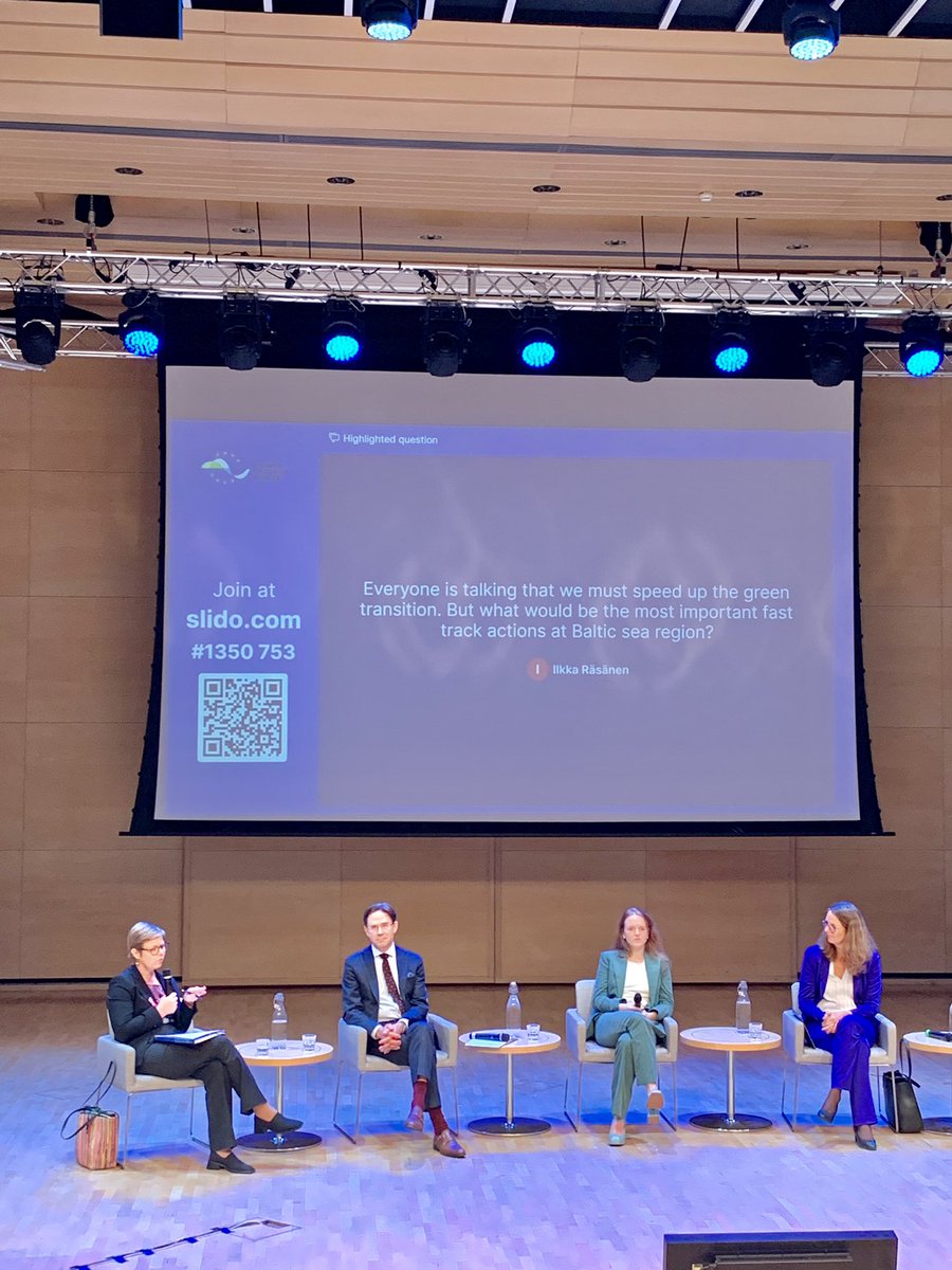 BALEXStudies's tweet photo. The annual forum of @EUSBSR is organized in Lappeenranta. War and energy crisis are popular topics in the opening high level panel with @MikkonenKrista @jyrkikatainen @BettinaMartin4 @Haavisto and Silva Laure https://t.co/aOuPUR0Spr