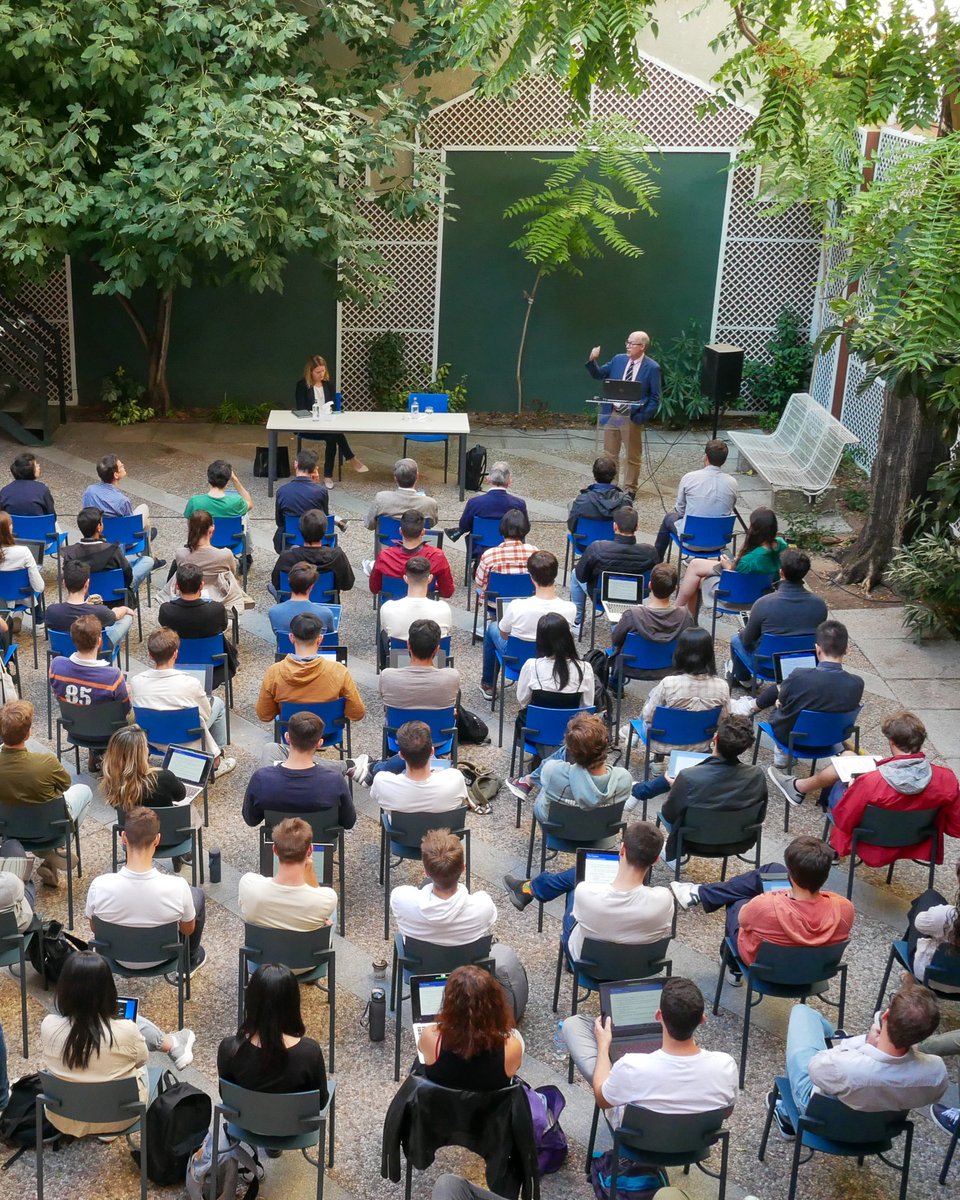 CEMFInews's tweet photo. Tim Besley (London School of Economics) delivers the opening lecture of the academic year 2022-2023 entitled “Political Economy of Climate Action”

https://t.co/CMXtX96Xp4 https://t.co/rBmSoy0rbi