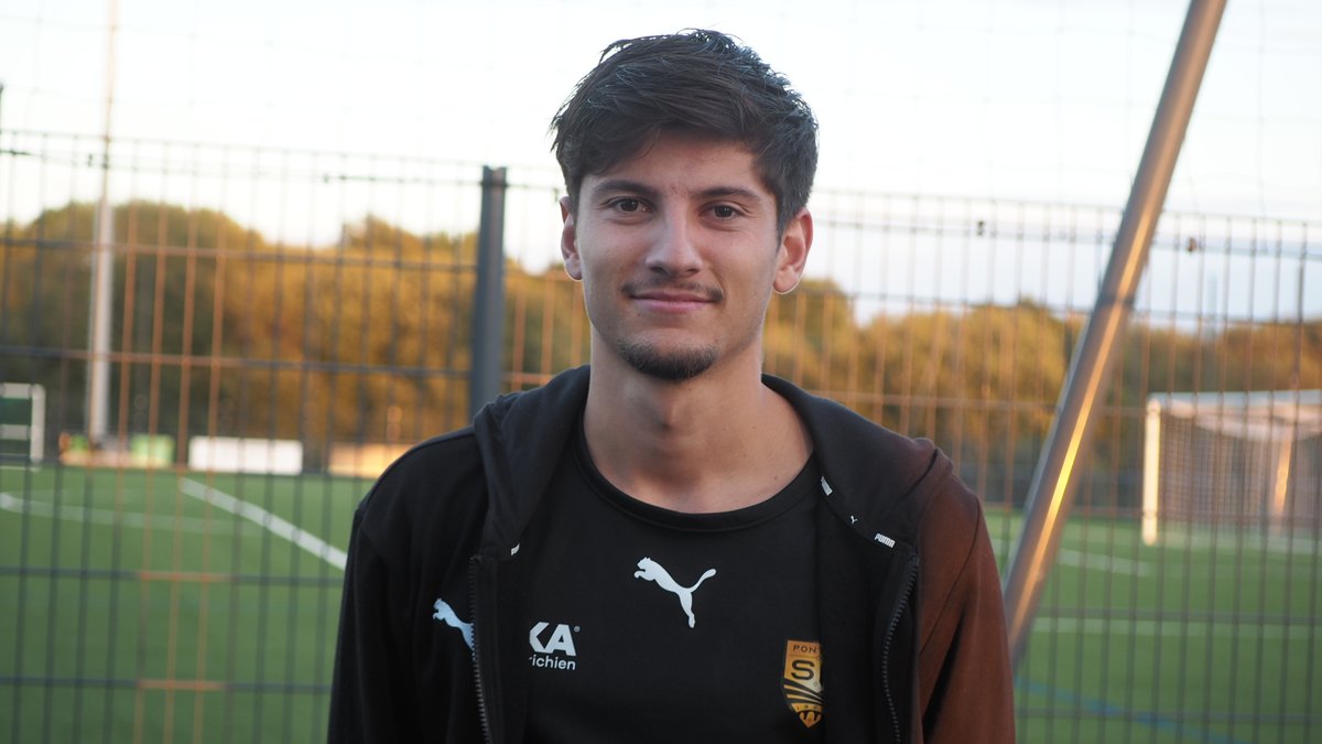 NEWSOUEST's tweet photo. Nathan Le Gouellec, un profil d'attaquant complet. R1. Football. https://t.co/dLCLAkG8Ey https://t.co/4E7mQiWHLK