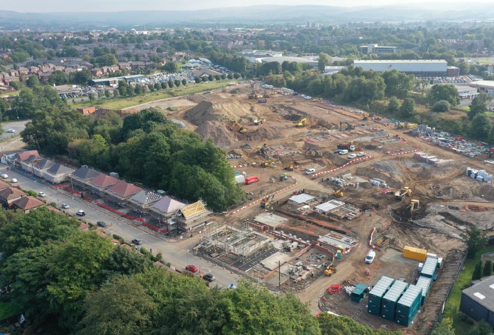 A great shot of Calico Grove in Rochdale from the Air! This scheme built in partnership with @CountrysidePPLC will provide 102 affordable homes to the area. #BuildingGreatness @_markhams @RochdaleCouncil