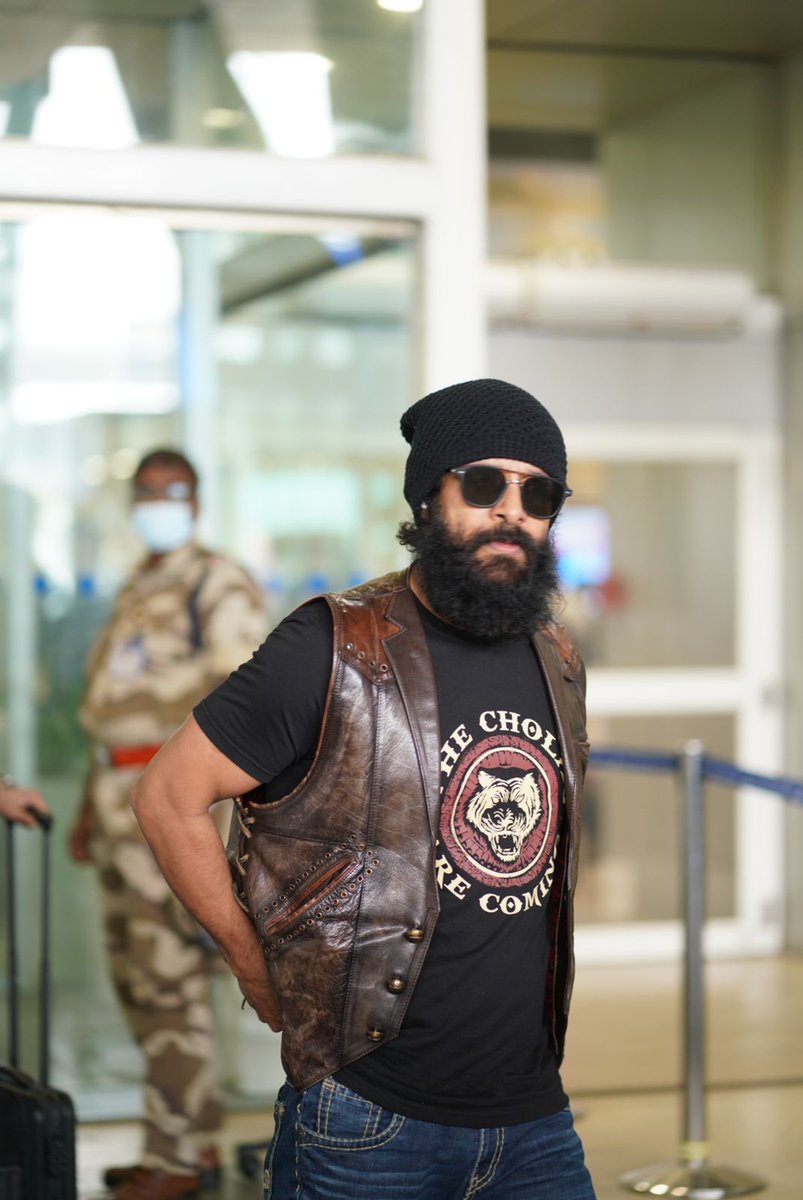 chiyaanCVF's tweet photo. Back home after an intensive 10-day promotion campaign for Mani Ratnam's eagerly awaited Magnum opus #PonniyinSelvan1,  which releases on September 30. Get ready for a visual treat as our very own @chiyaan turns into the majestic #AdithaKarikalan in the epic historical. https://t.co/amDU06Jb2U