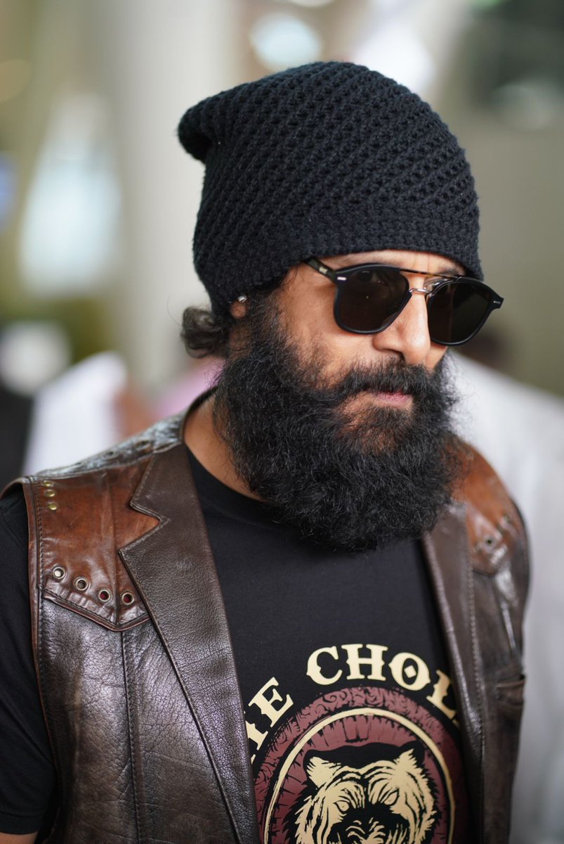 chiyaanCVF's tweet photo. Back home after an intensive 10-day promotion campaign for Mani Ratnam's eagerly awaited Magnum opus #PonniyinSelvan1,  which releases on September 30. Get ready for a visual treat as our very own @chiyaan turns into the majestic #AdithaKarikalan in the epic historical. https://t.co/amDU06Jb2U