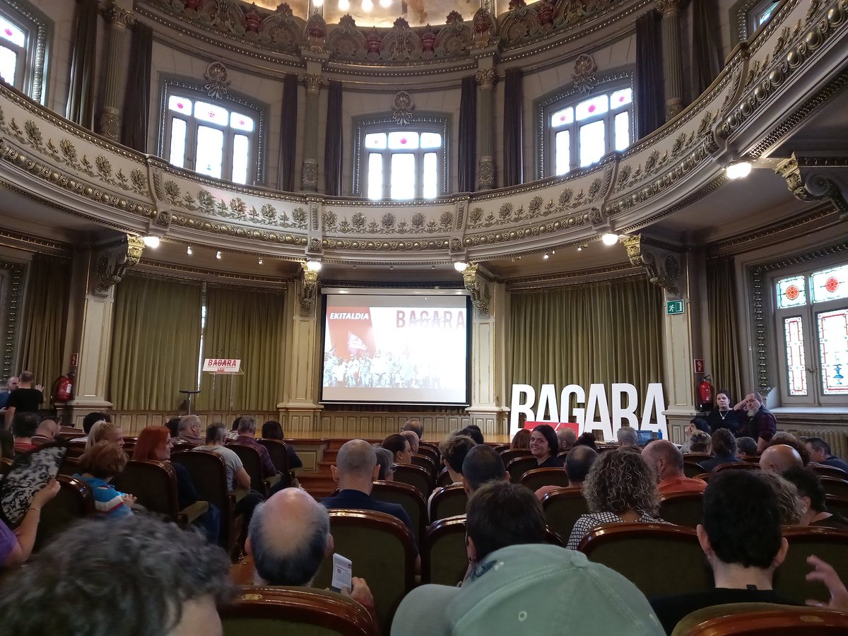 LABarteche's tweet image. Ikasturte berria bidelagun zaharrekin.

Egiteko beste modu bat, zurekin BAGARA! 💪🏻

Garenaz harro, gora LAB! ✊🏻