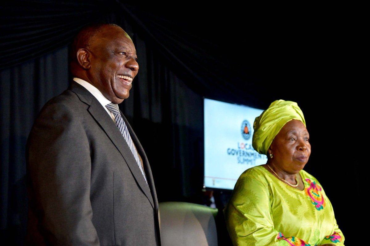 PresidencyZA's tweet photo. [PHOTOS]: President @CyrilRamaphosa arriving at the Birchwood Conference Centre in Ekurhuleni, received by Minister of Cooperative Governance and Traditional Affairs Dr Nkosazana @DlaminiZuma for the National Local Government Summit. 
#LGSummit https://t.co/8UlFLeIMwq