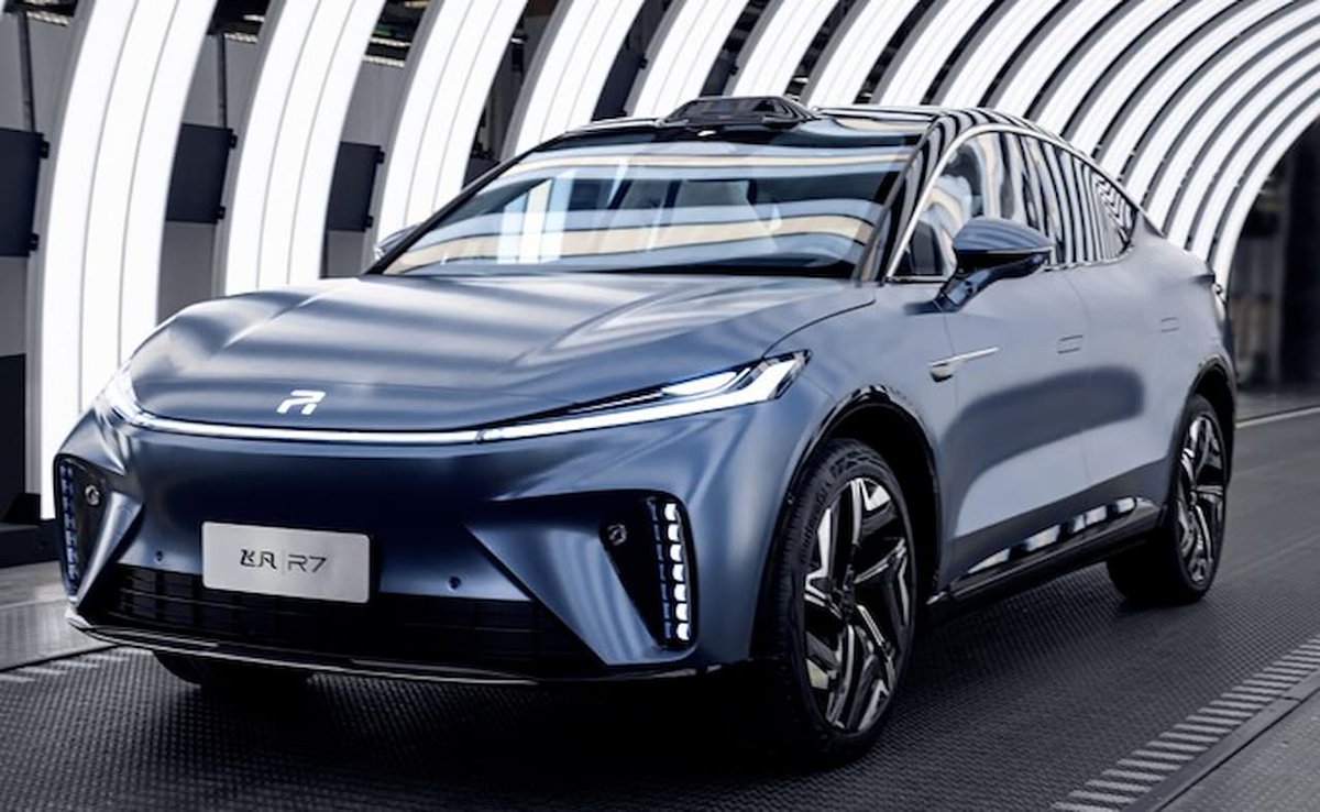 tintucxedien's tweet photo. SAIC Rising Auto R7 hỗ trợ đổi pin chỉ trong 2,5 phút chính thức được giao hàng vào cuối tháng 10. Xe được trang bị cảm biến Luminar LiDAR hỗ trợ hình ảnh 4D.
#SAIC #RisingAutoR7 #LiDAR #tintucxedien #xedien #xeđiện #ev #electriccar
https://t.co/zxJrUpvV3m https://t.co/TfNoKmPycJ