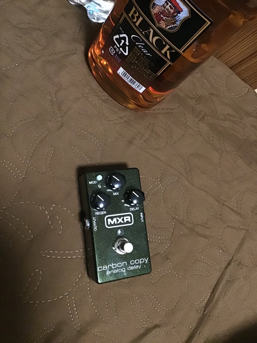 SwampNightMusic's tweet photo. 最近足元のアナログディレイはこれー。
ワウとかけたりで意外と出番多いし！(よっさん) https://t.co/JvSCvw1Ebi