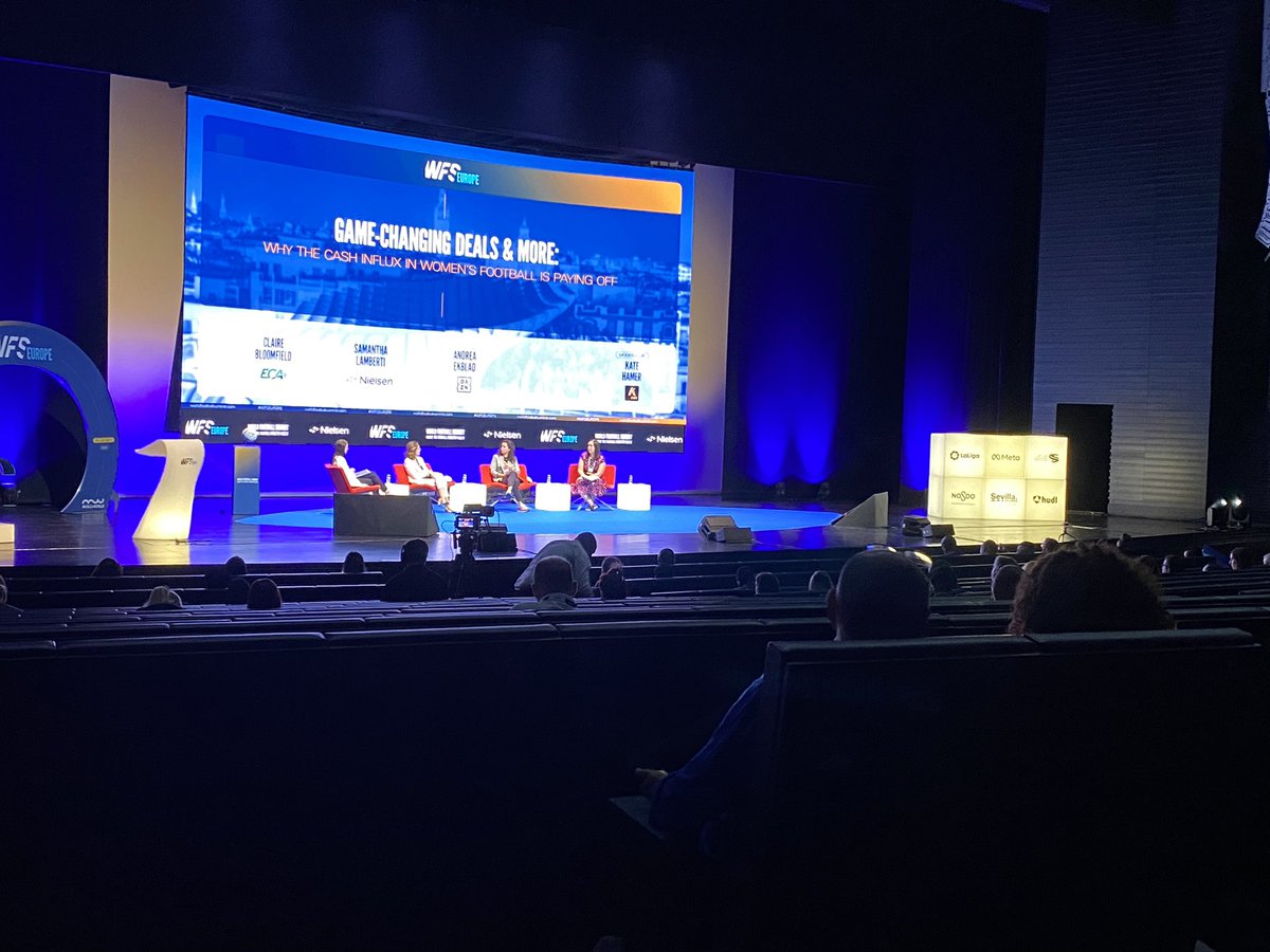isabelgultresa's tweet photo. Fantastic to see that the @WFSummit is hosting a panel to promote womenโs football. Just sad to see that it is the only stage with no public attending! #womenfootball #somuchworktodo #csr #femalempowernent @womenfootiefans https://t.co/l23hYhfz7V
